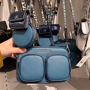 MICHAEL KORS JET SET ITEM MEDIUM POCKET CROSSBODY BAG TECH ATTACHED TEAL